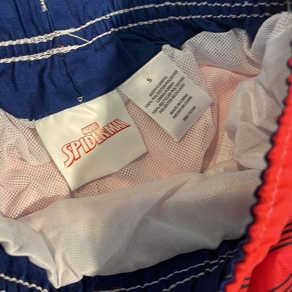 NWT boys Spider man swim shorts S - Picture 4 of 7